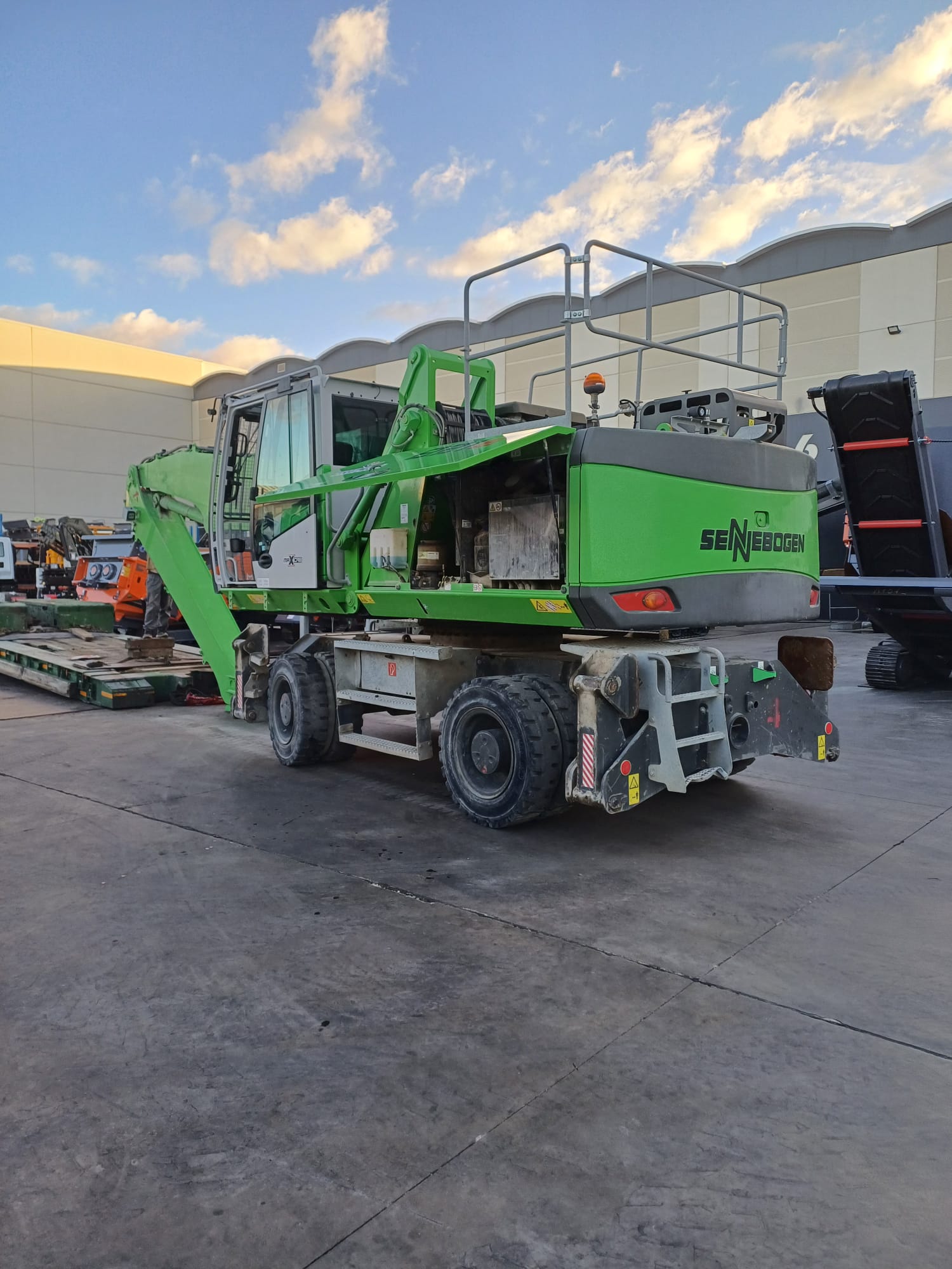 SENNEBOGEN 821E 2019