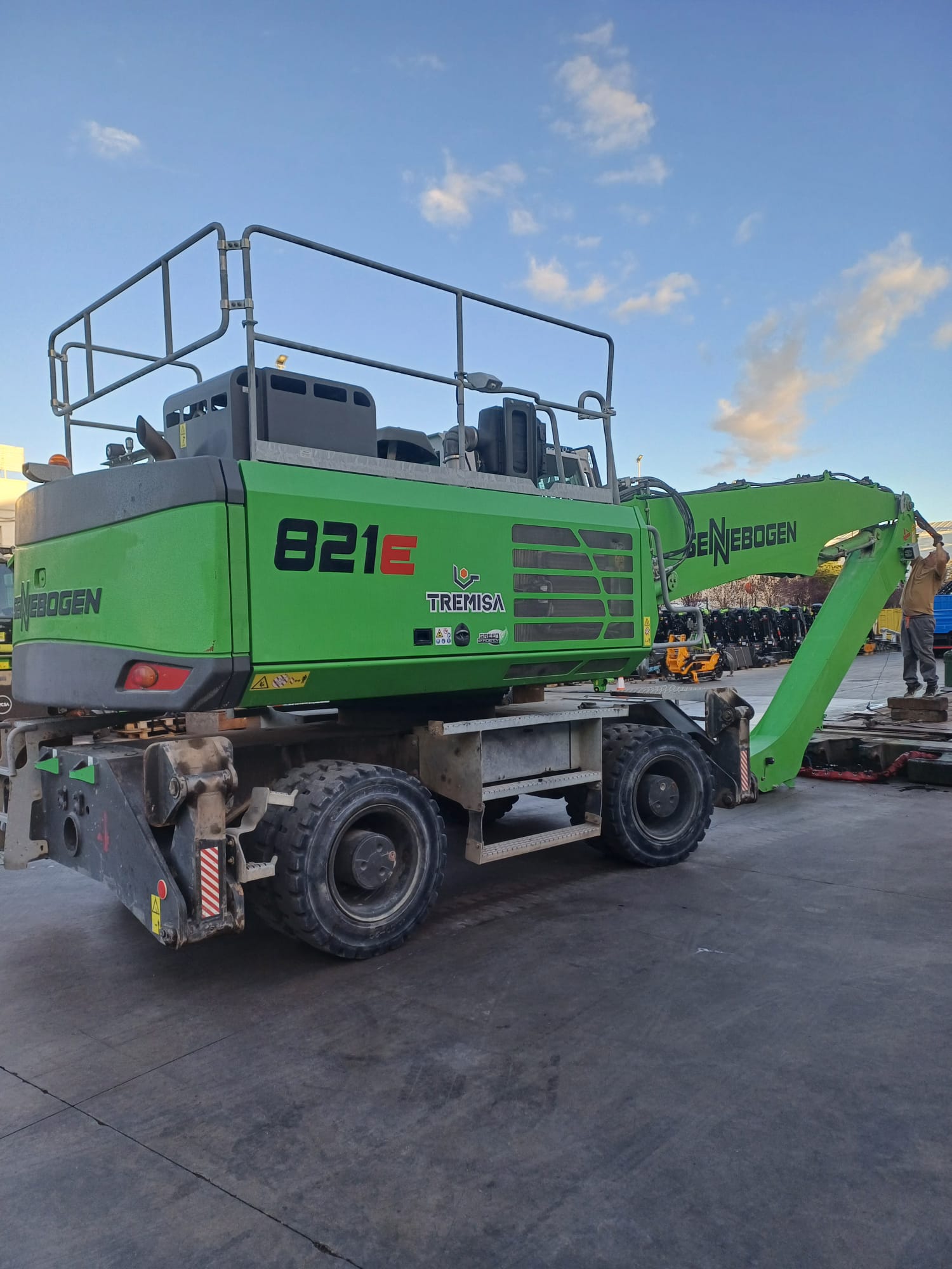 SENNEBOGEN 821E 2019