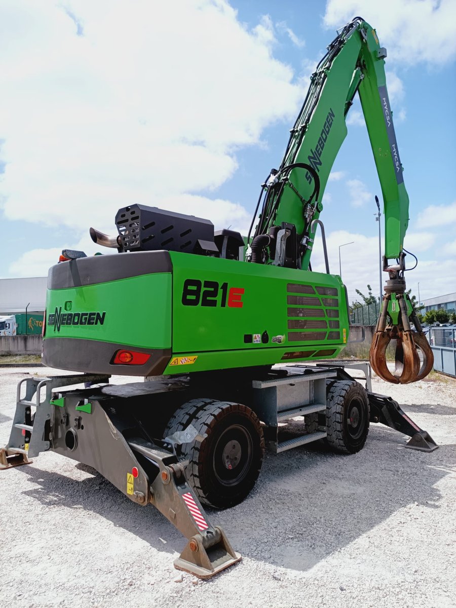 SENNEBOGEN 821E 2023