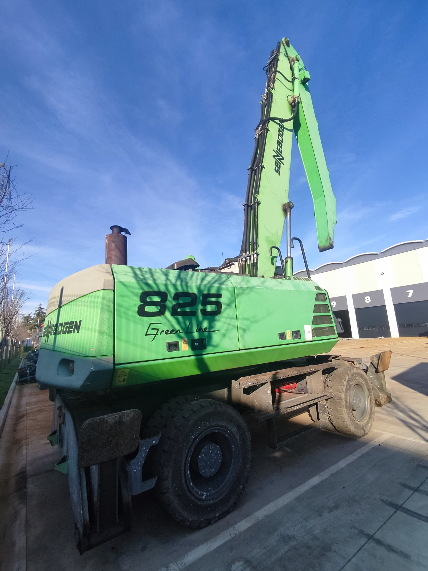 SENNEBOGEN 825M 2008