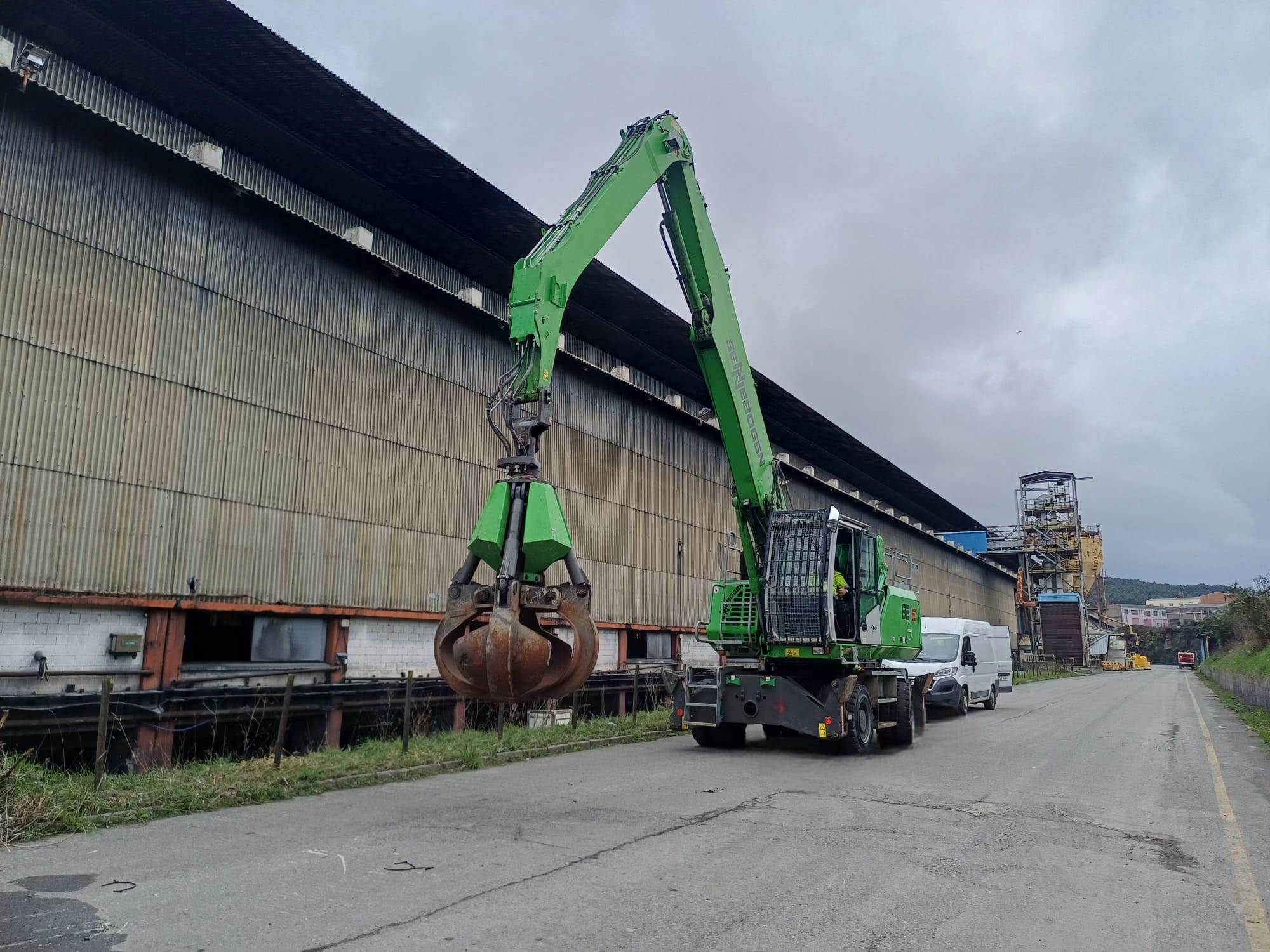 SENNEBOGEN 821E 2019